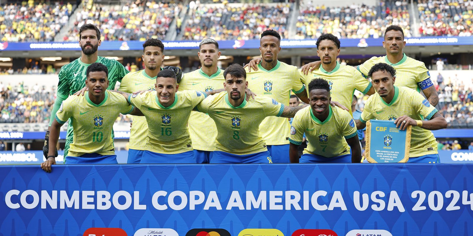 Brasil enfrenta Paraguai em busca da primeira vitória na Copa América