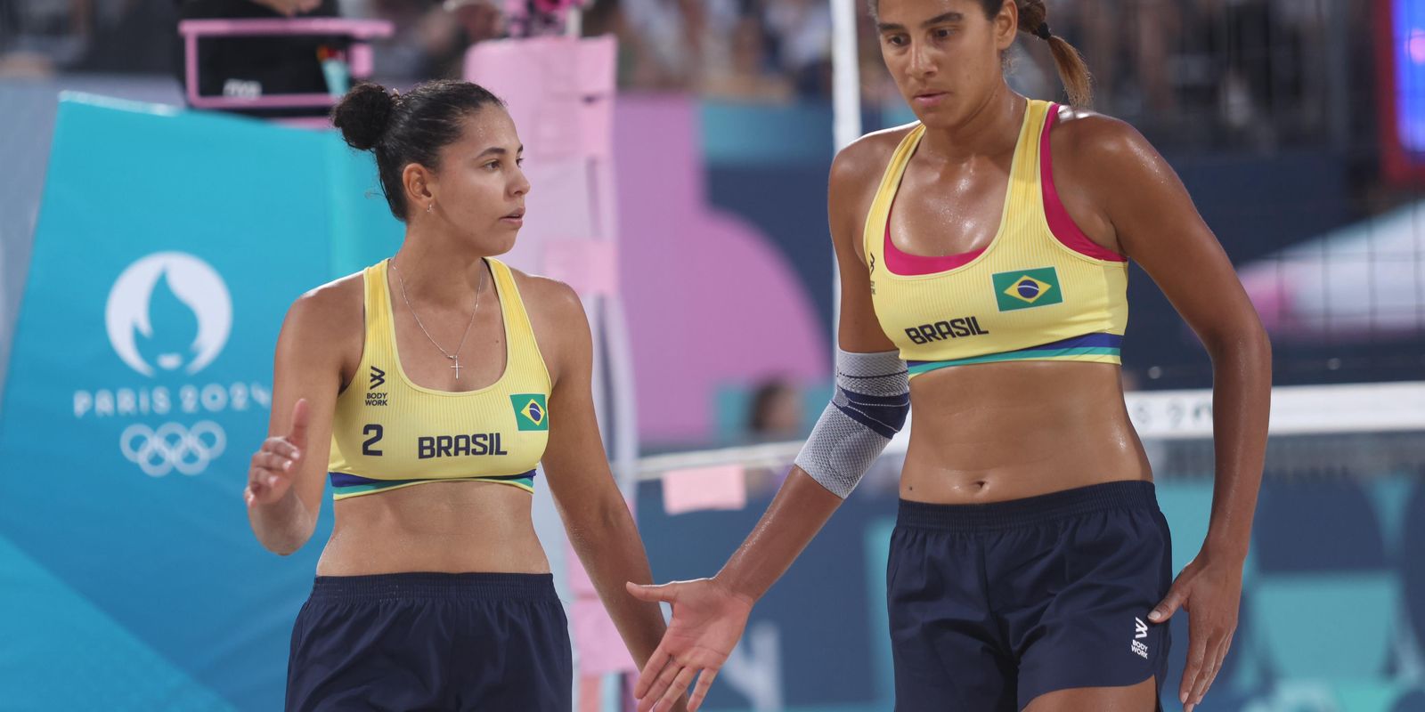 Duda e Ana Patrícia se garantem nas oitavas do vôlei de praia