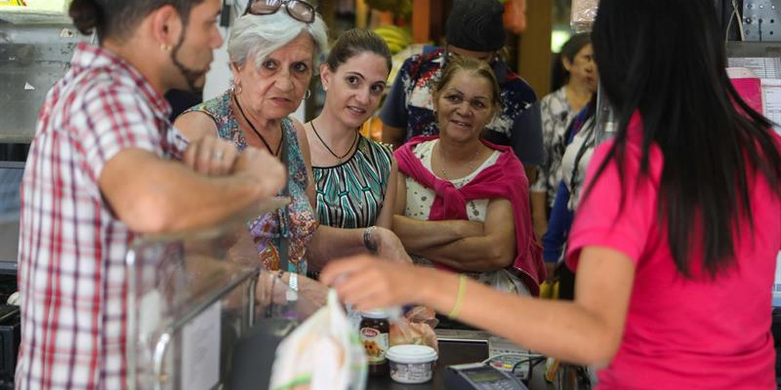 CNC: mulheres se preocupam mais com consumo sustentável do que homens