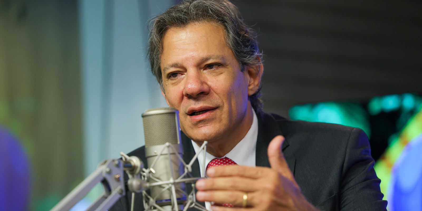 Haddad comemora reoneração da folha de pagamento de empresas