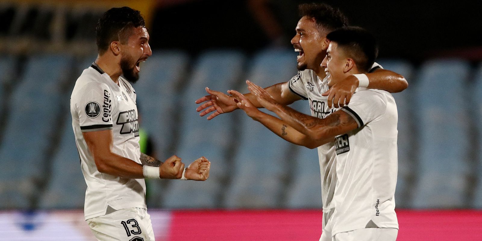 Botafogo avança e faz final da Libertadores com o Atlético-MG